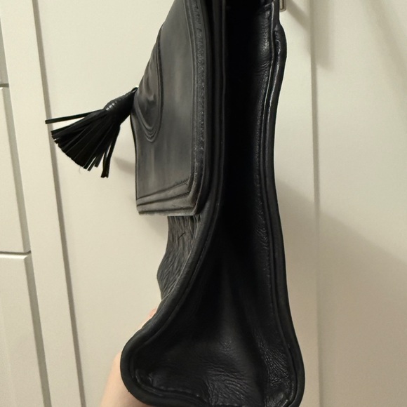 Tory Burch Large Black Matte Fleming Quilted Convertible Leather Shoulder Bag - Picture 4 of 11